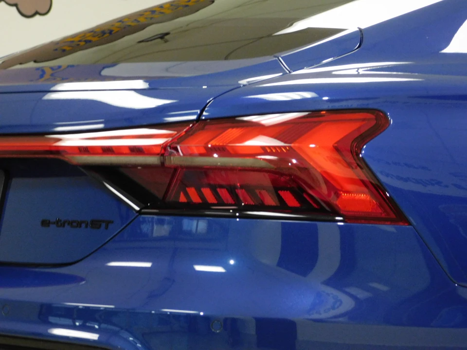 2022 Audi RS e-tron GT - Image 28 of 31