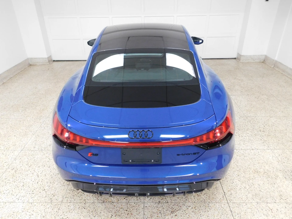 2022 Audi RS e-tron GT - Image 17 of 31