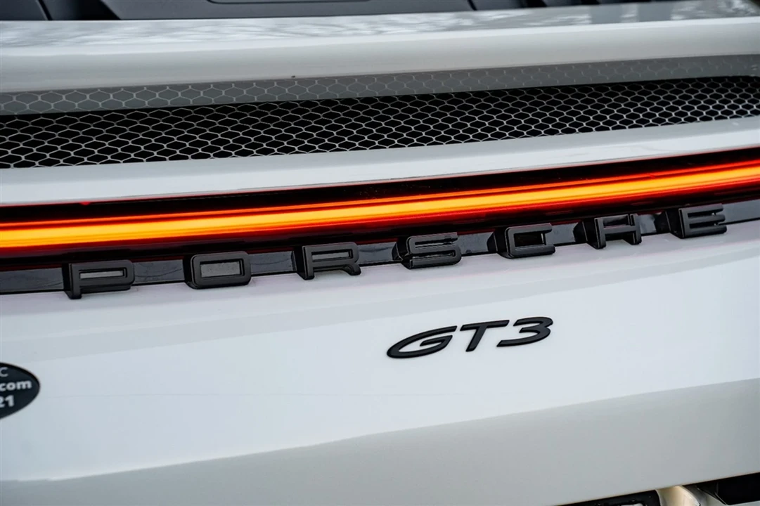 2022 Porsche 992 GT3 - Image 17 of 31