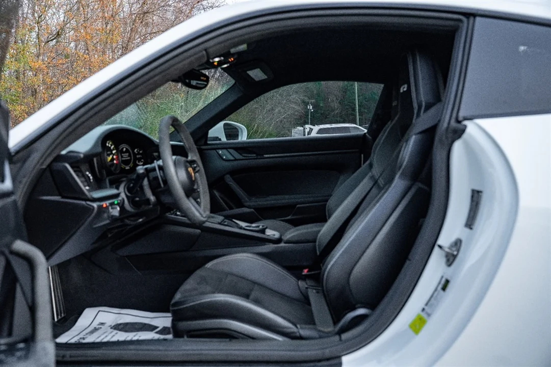 2022 Porsche 992 GT3 - Image 27 of 31