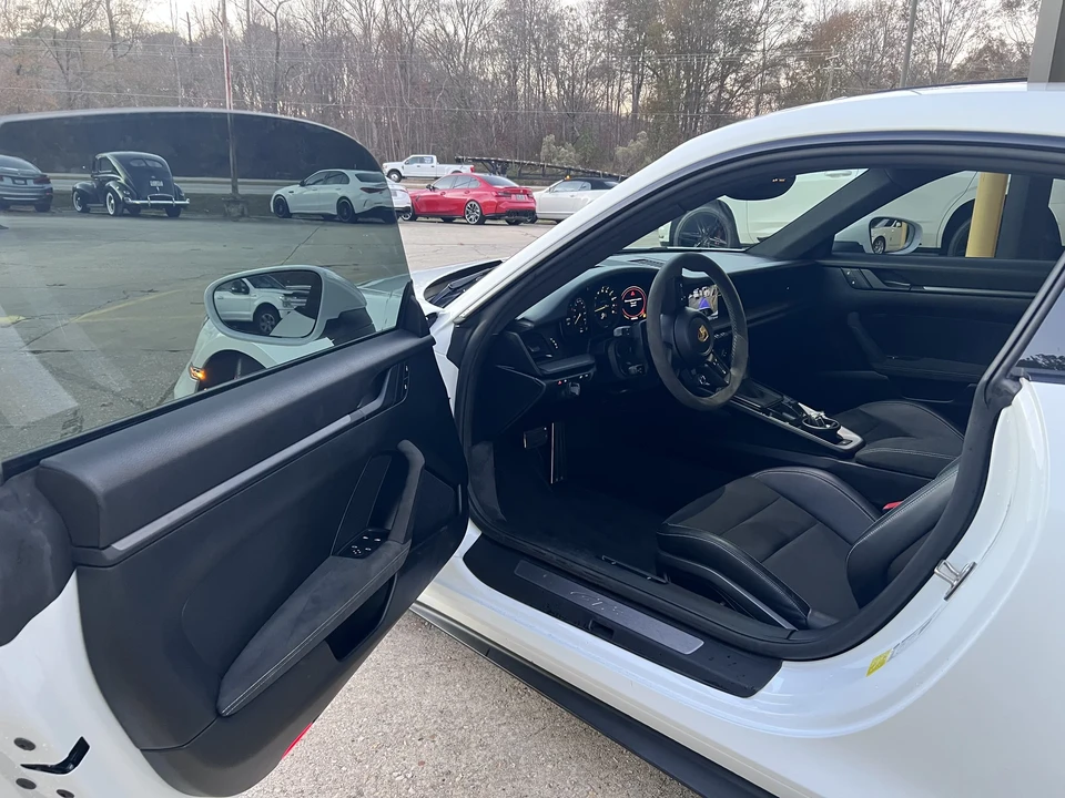 2022 Porsche 992 GT3 - Image 25 of 31