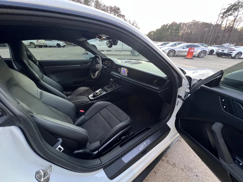 2022 Porsche 992 GT3 - Image 28 of 31