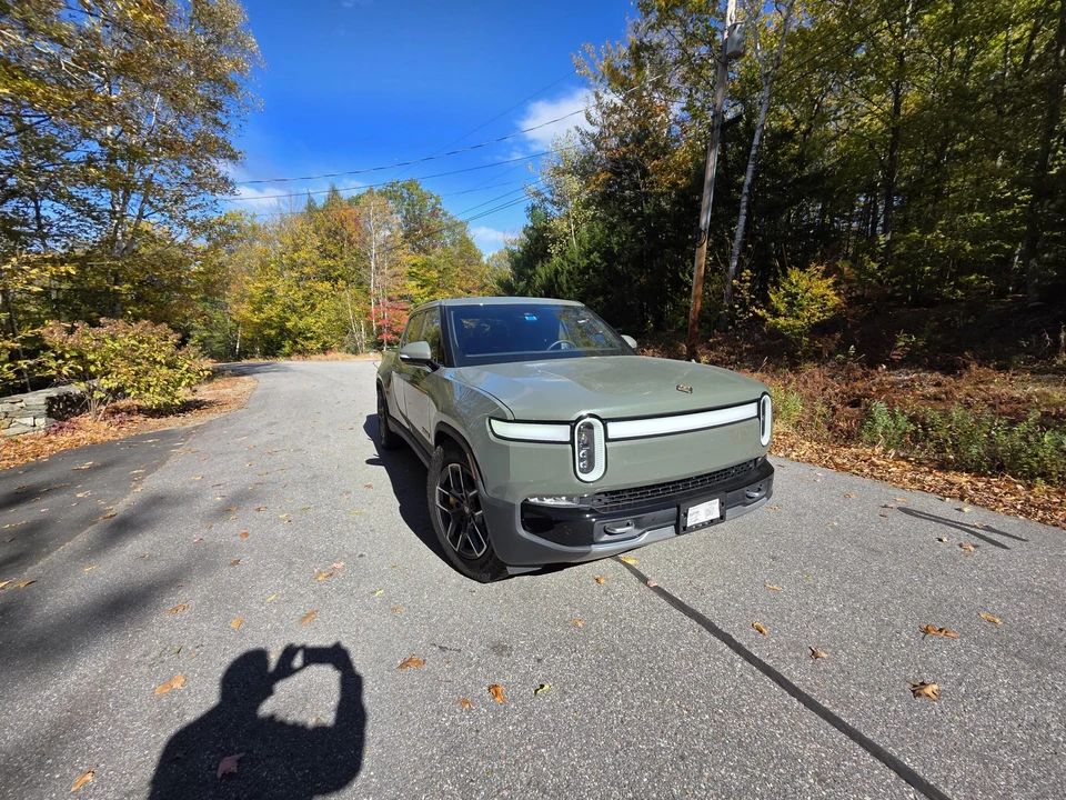 2022 Rivian R1T - Image 17 of 31