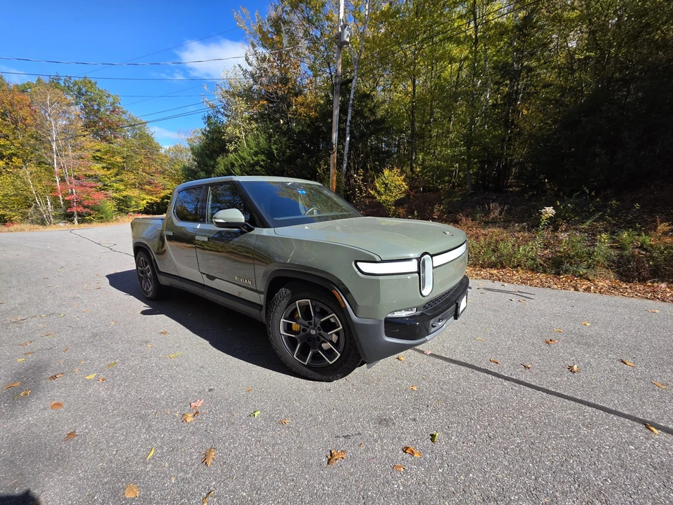 2022 Rivian R1T - Image 16 of 31