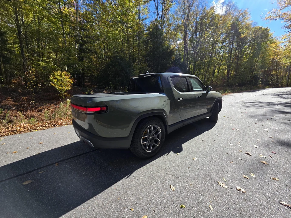 2022 Rivian R1T - Image 12 of 31