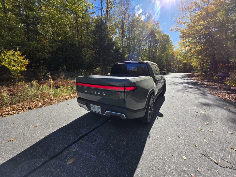 2022 Rivian R1T - Image 11 of 31