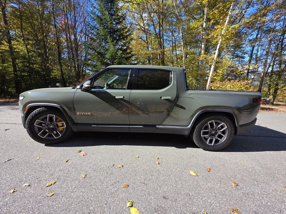 2022 Rivian R1T - Image 6 of 31