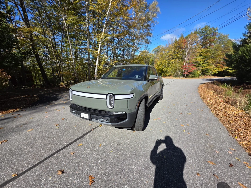 2022 Rivian R1T - Image 3 of 31