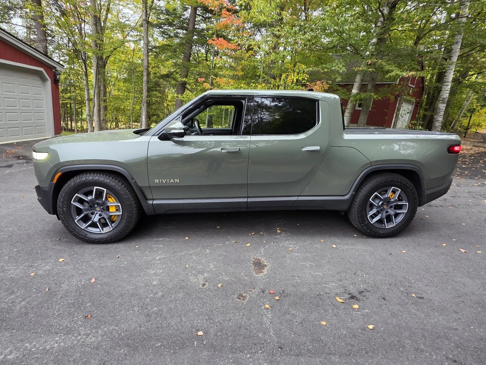 2022 Rivian R1T - Image 21 of 31