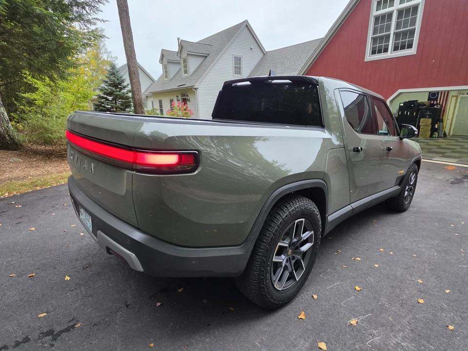 2022 Rivian R1T - Image 23 of 31