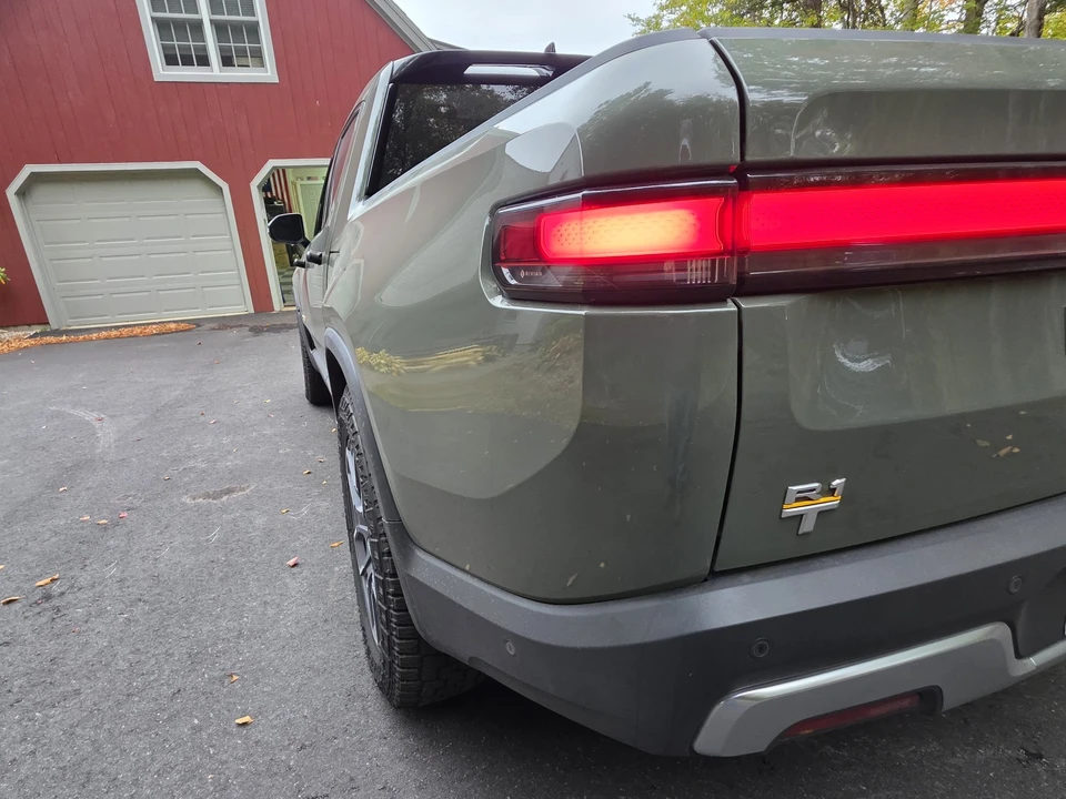 2022 Rivian R1T - Image 28 of 31