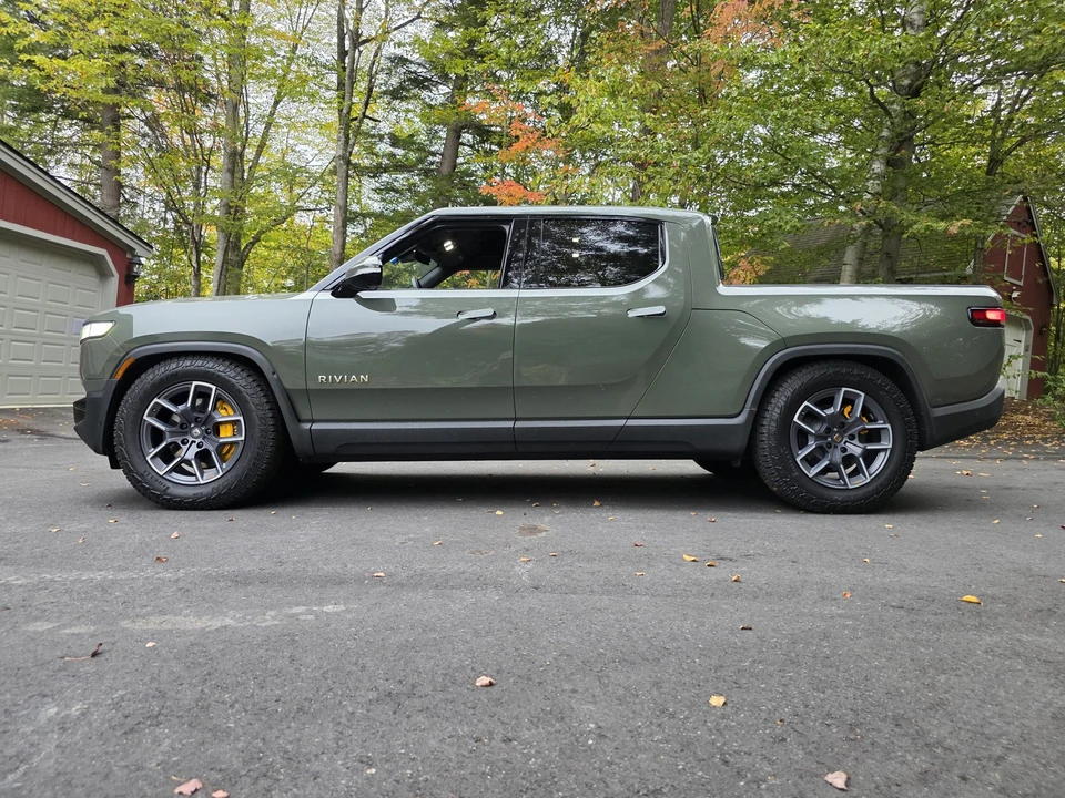 2022 Rivian R1T - Image 22 of 31
