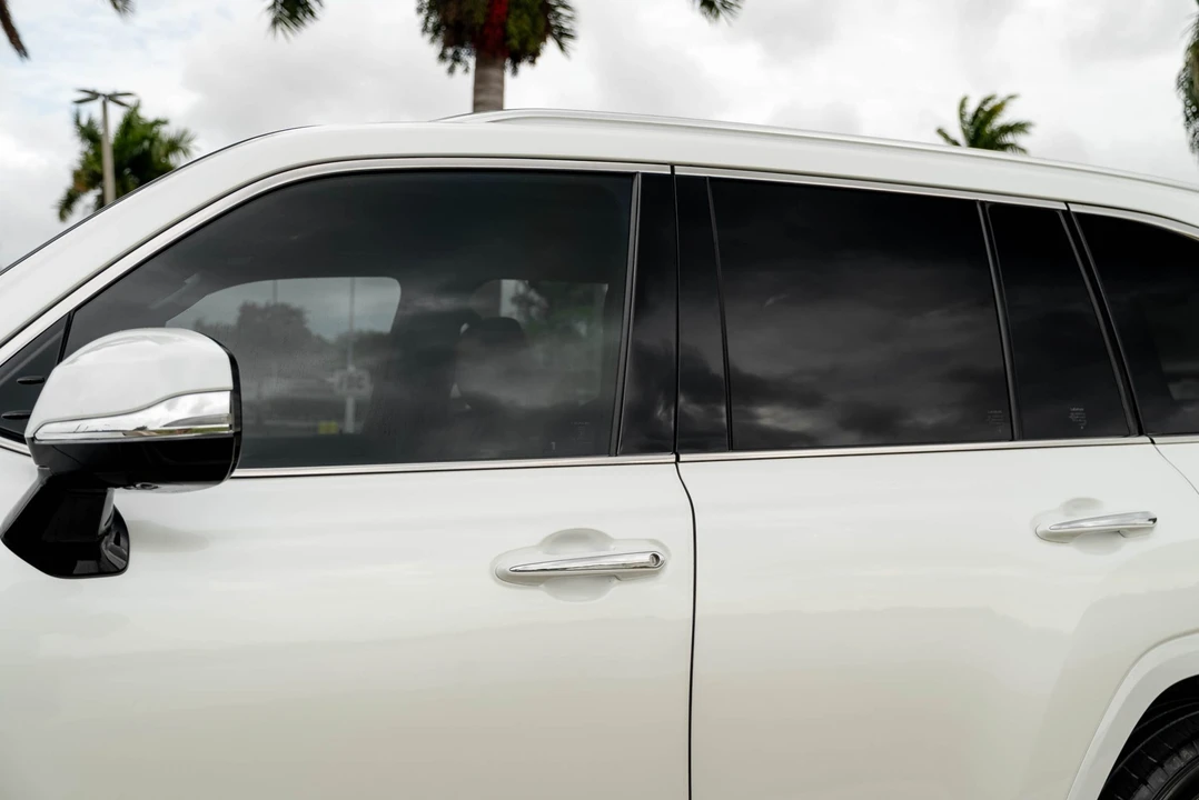 2023 Lexus LX 4th Gen - Image 22 of 31