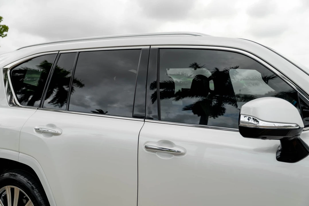 2023 Lexus LX 4th Gen - Image 27 of 31