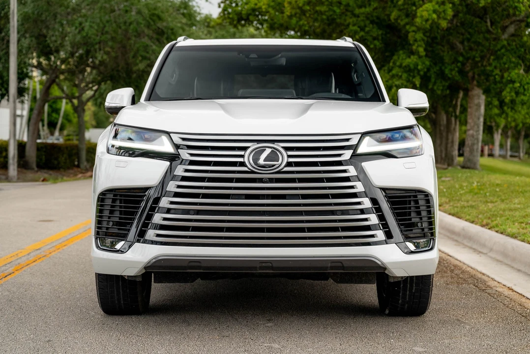 2023 Lexus LX 4th Gen - Image 15 of 31