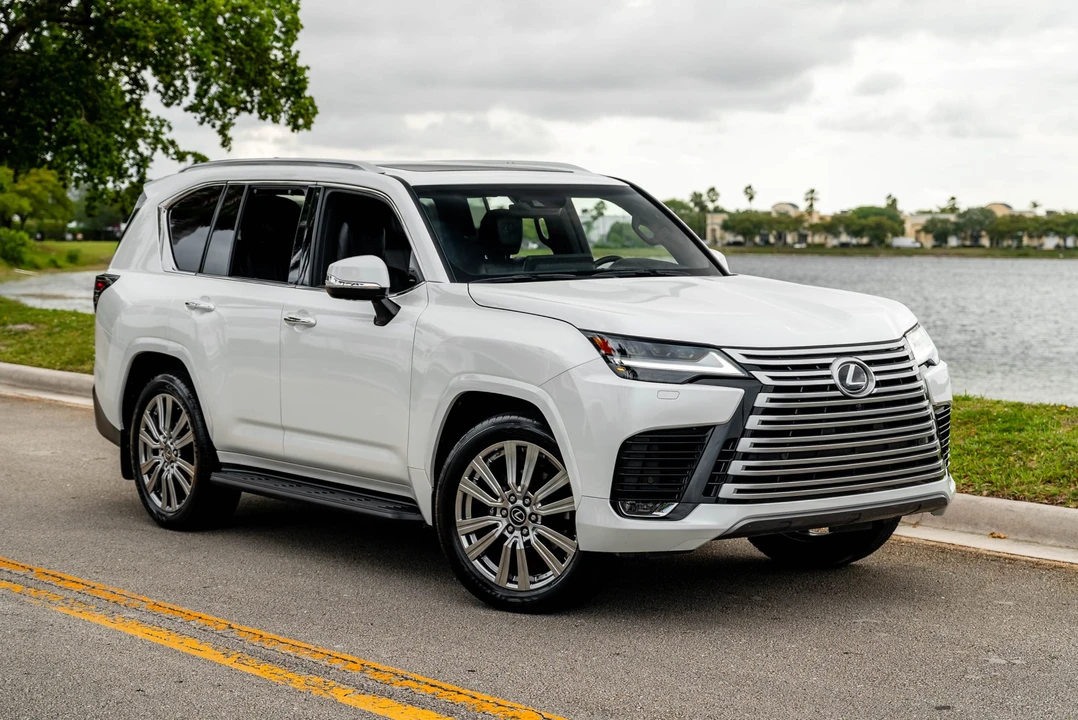 2023 Lexus LX 4th Gen - Image 11 of 31