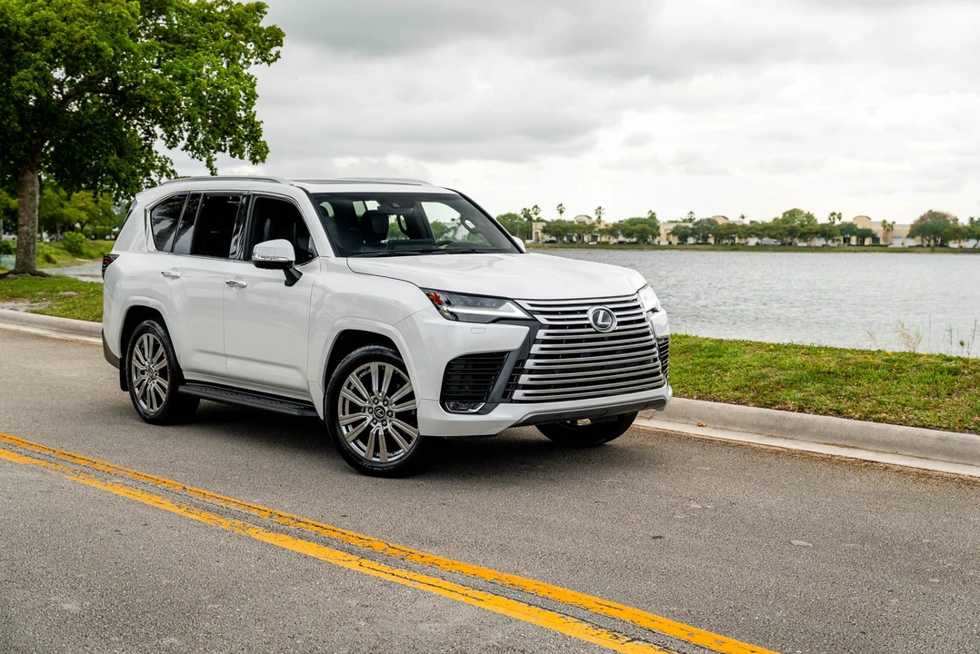 2023 Lexus LX 4th Gen - Image 12 of 31