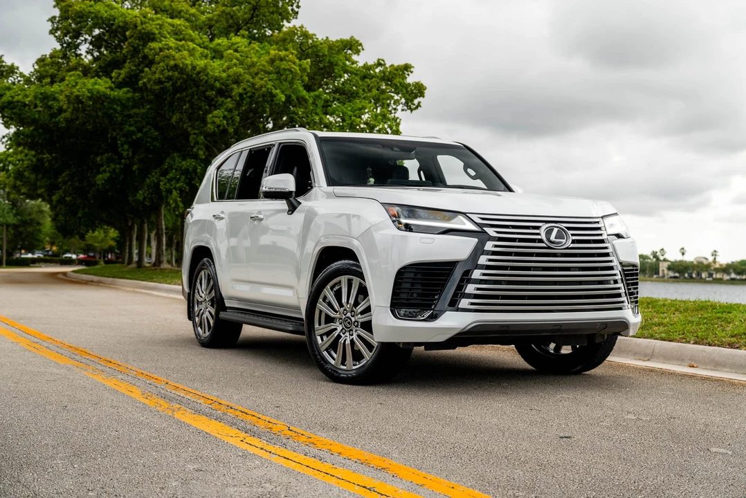 2023 Lexus LX 4th Gen - Image 13 of 31