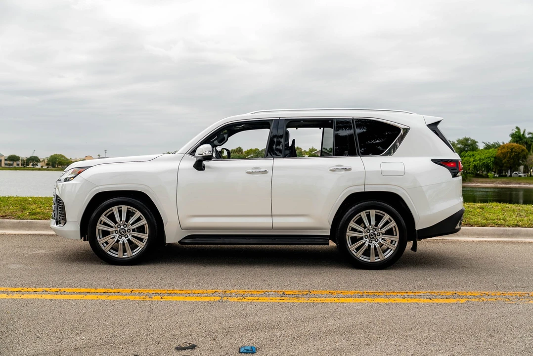 2023 Lexus LX 4th Gen - Image 3 of 31