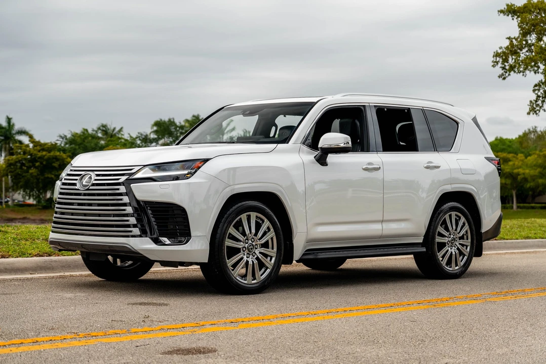 2023 Lexus LX 4th Gen - Image 2 of 31
