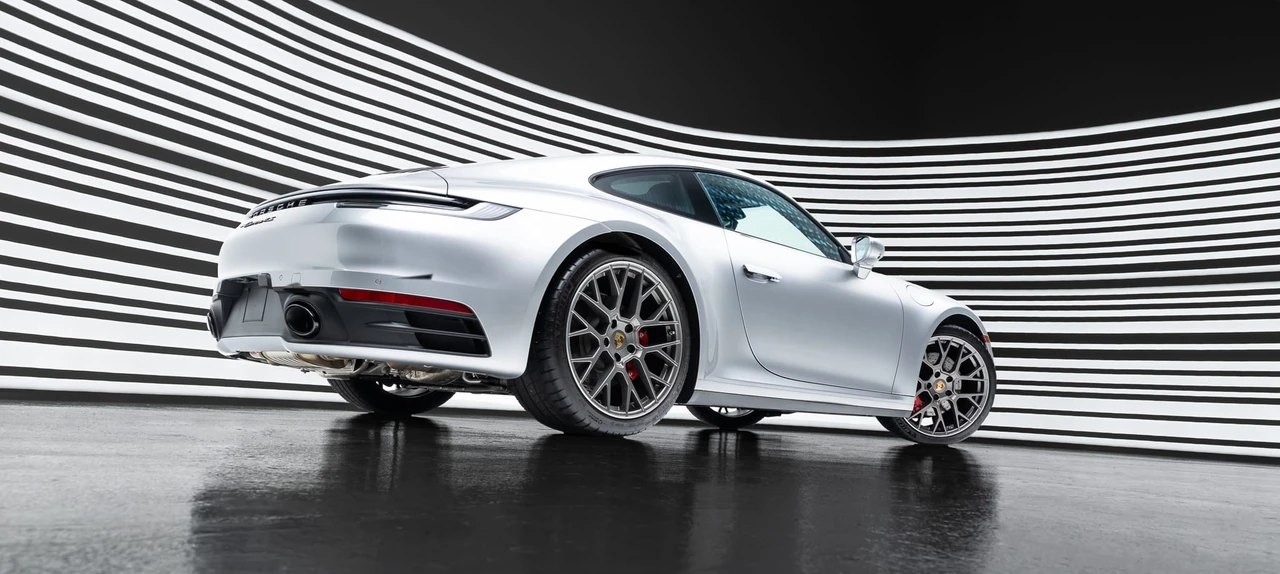 2023 Porsche 992 Carrera 4S - Image 28 of 31