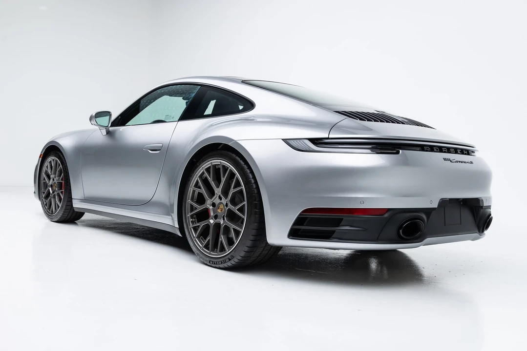 2023 Porsche 992 Carrera 4S - Image 9 of 31