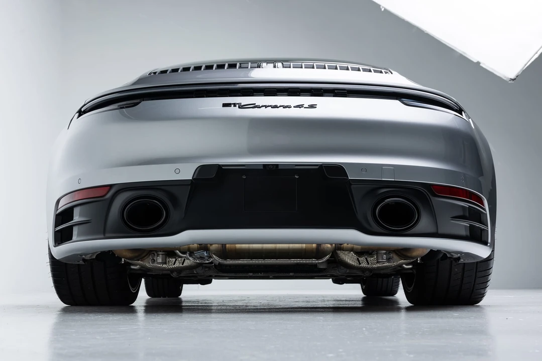 2023 Porsche 992 Carrera 4S - Image 10 of 31