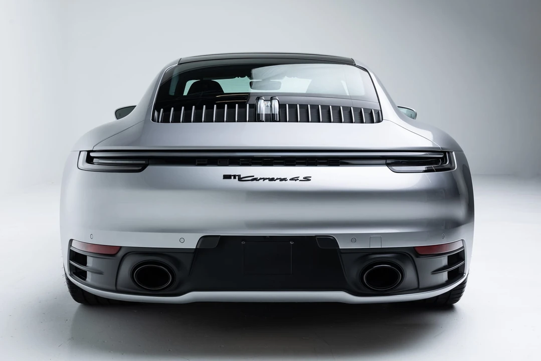 2023 Porsche 992 Carrera 4S - Image 11 of 31