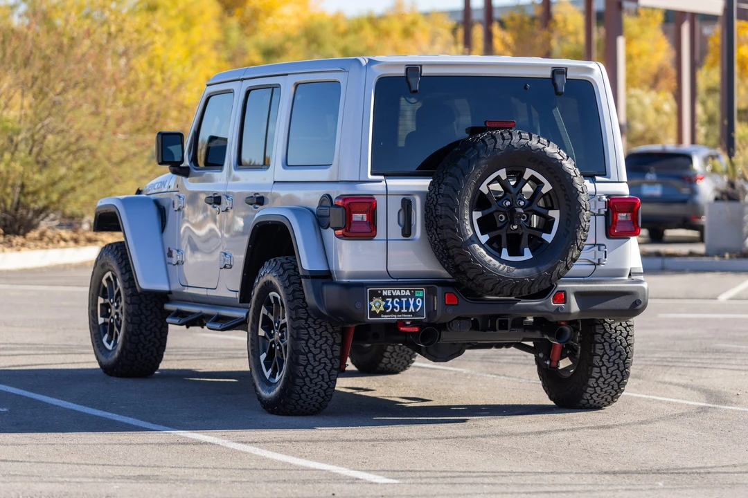 2024 Jeep JL Wrangler - Image 12 of 31