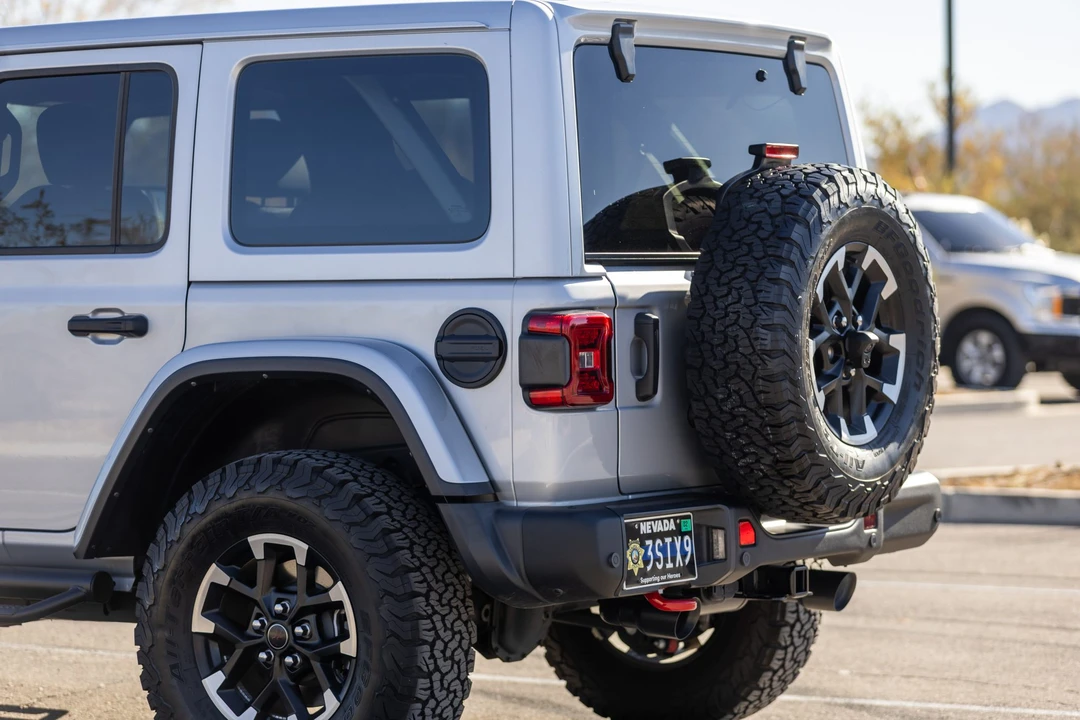 2024 Jeep JL Wrangler - Image 28 of 31