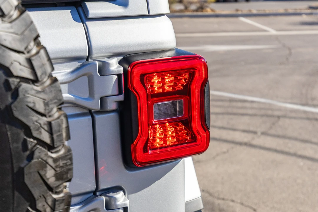 2024 Jeep JL Wrangler - Image 25 of 31