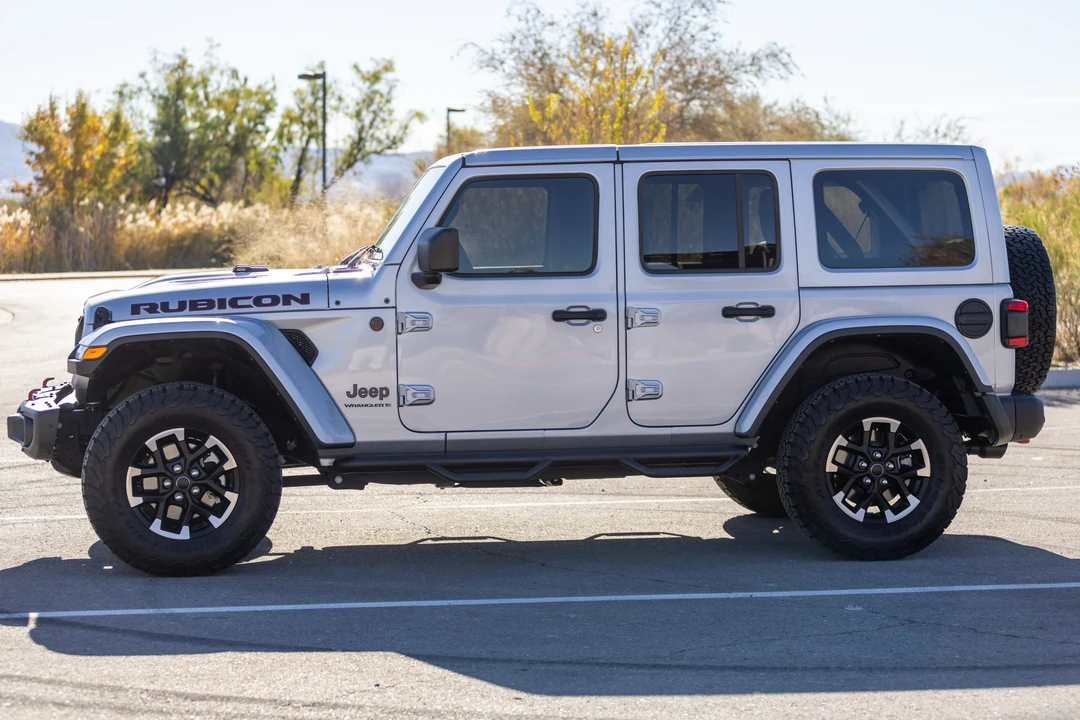 2024 Jeep JL Wrangler - Image 13 of 31