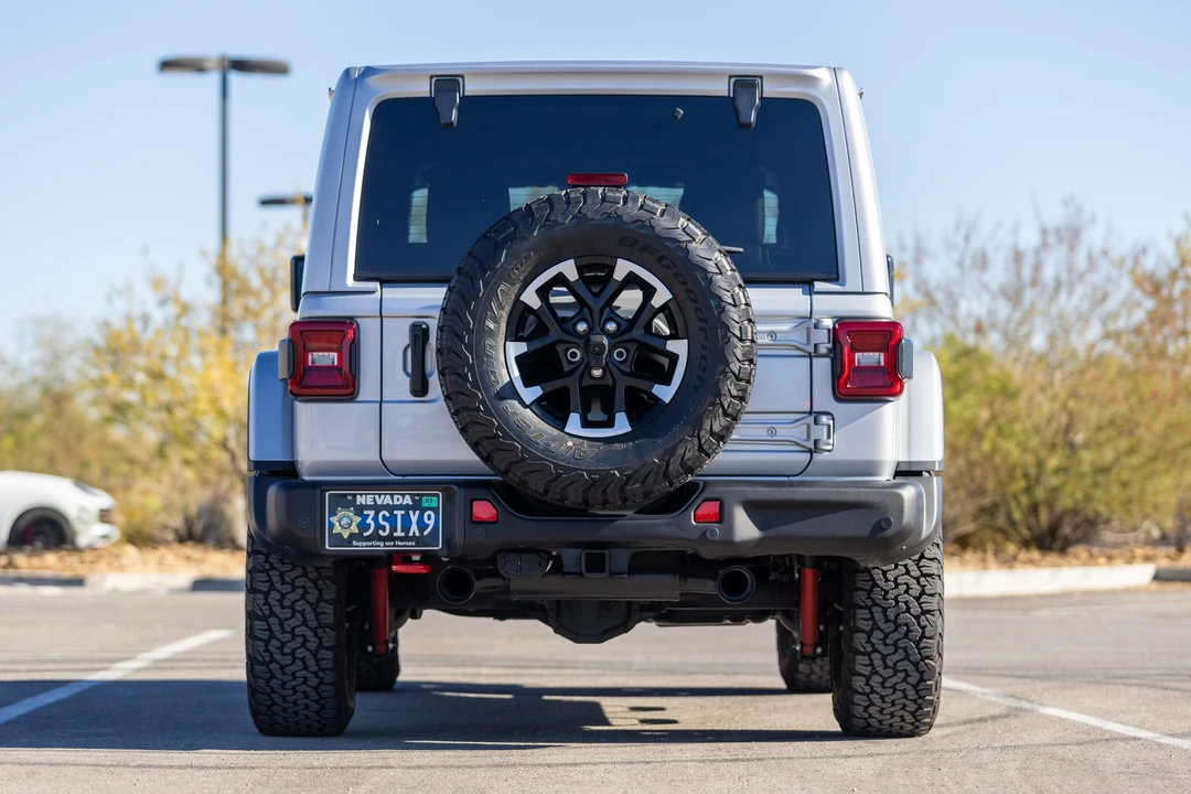 2024 Jeep JL Wrangler - Image 10 of 31