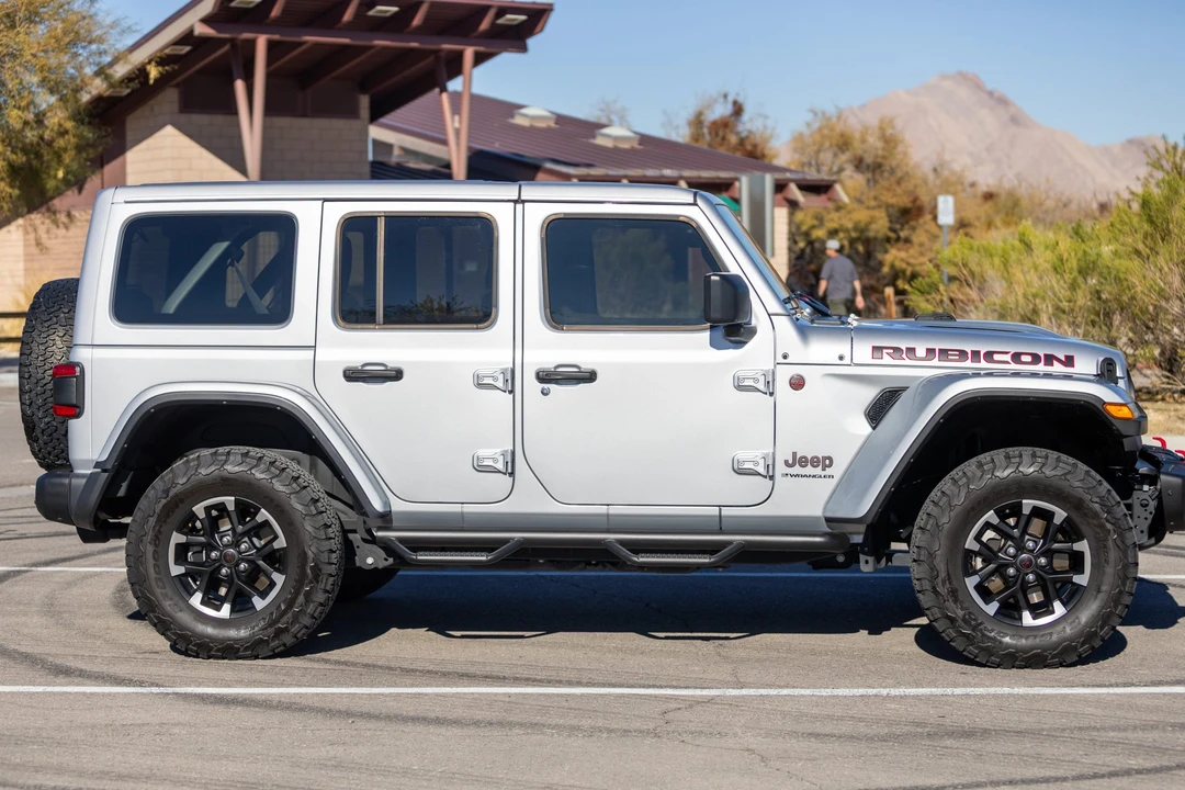 2024 Jeep JL Wrangler - Image 7 of 31