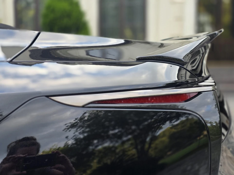 2024 Lexus LC - Image 14 of 31
