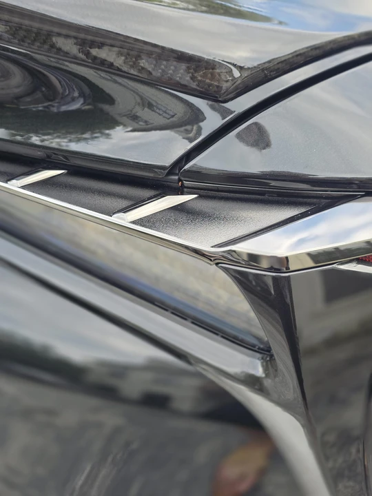 2024 Lexus LC - Image 17 of 31