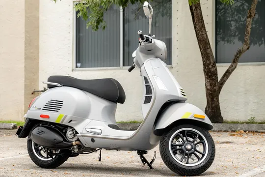2023 Vespa GTS Super 300