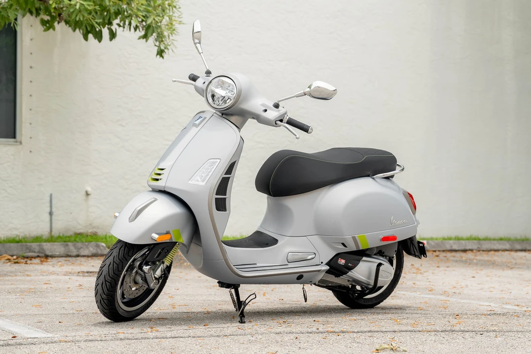 2023 Vespa Super & Primavera & P - Image 2 of 31