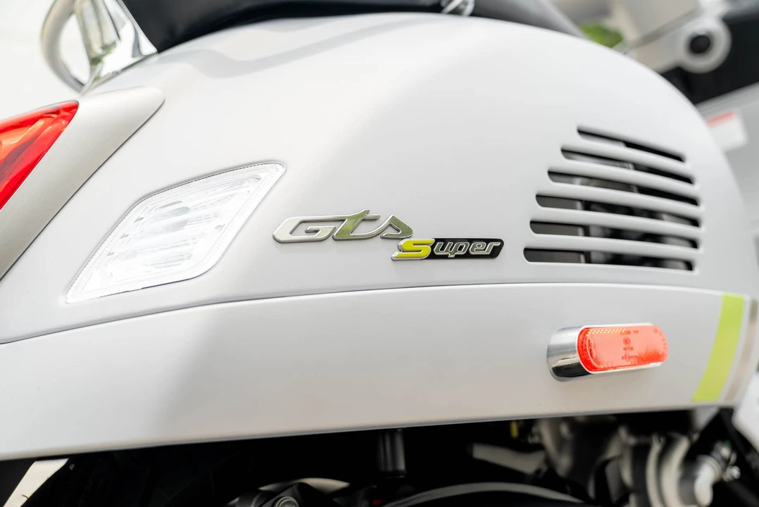 2023 Vespa Super & Primavera & P - Image 16 of 31