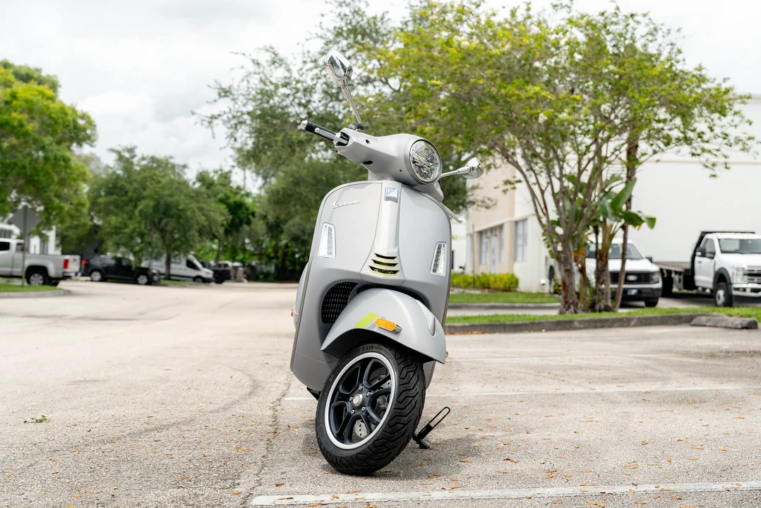 2023 Vespa Super & Primavera & P - Image 9 of 31