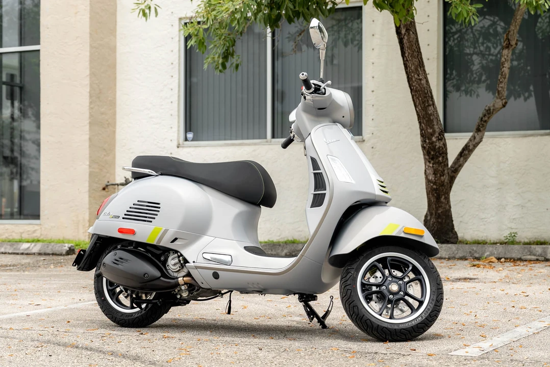 2023 Vespa Super & Primavera & P - Image 8 of 31