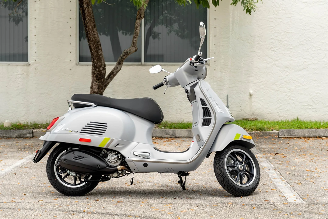 2023 Vespa Super & Primavera & P - Image 7 of 31