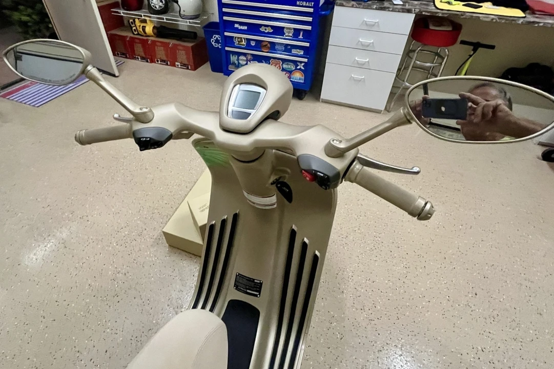 2024 Vespa Sei & PX & ET & LX & GT - Image 5 of 8