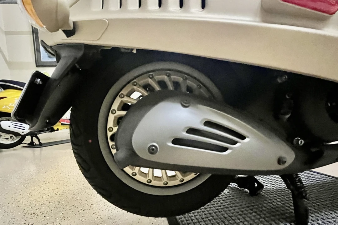 2024 Vespa Sei & PX & ET & LX & GT - Image 7 of 8