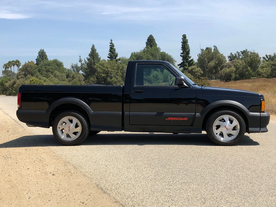 1991 GMC Syclone - Image 8 of 31