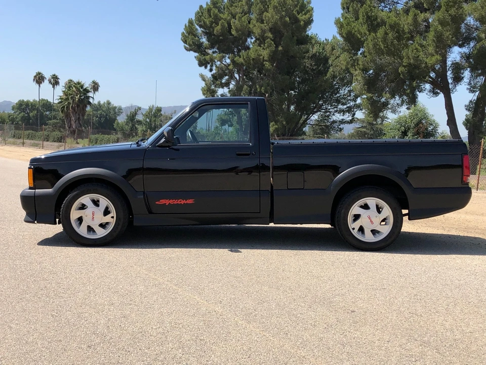 1991 GMC Syclone - Image 2 of 31