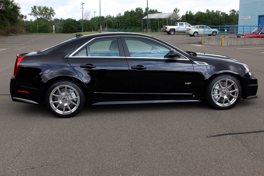 2009 Cadillac CTS-V 2nd Gen - Image 2 of 31