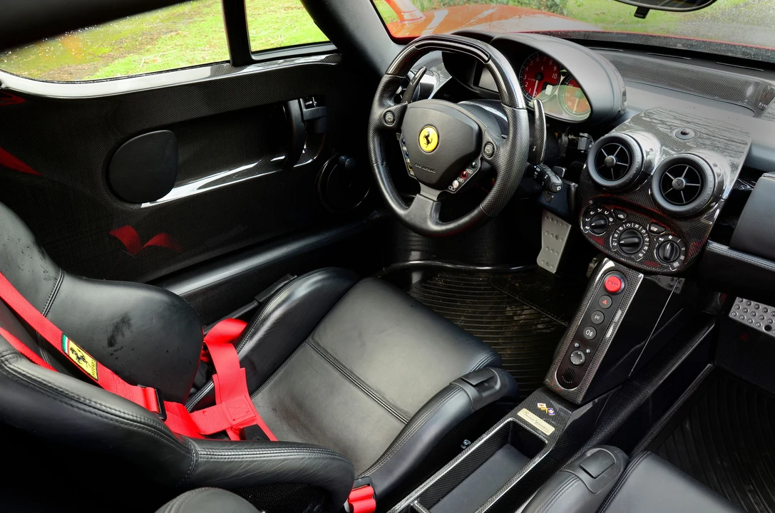 2004 Ferrari Enzo - Image 15 of 24