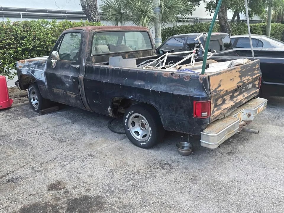 Chevrolet C/K 3rd Gen - Image 2 of 2
