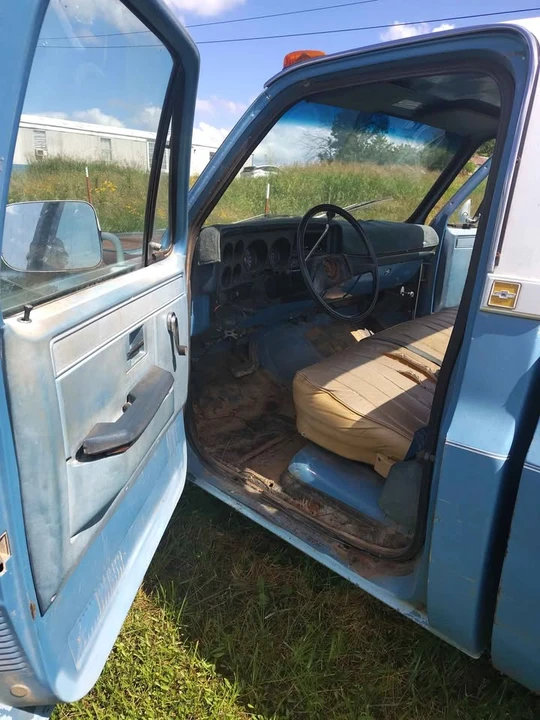Chevrolet C/K 3rd Gen - Image 5 of 6